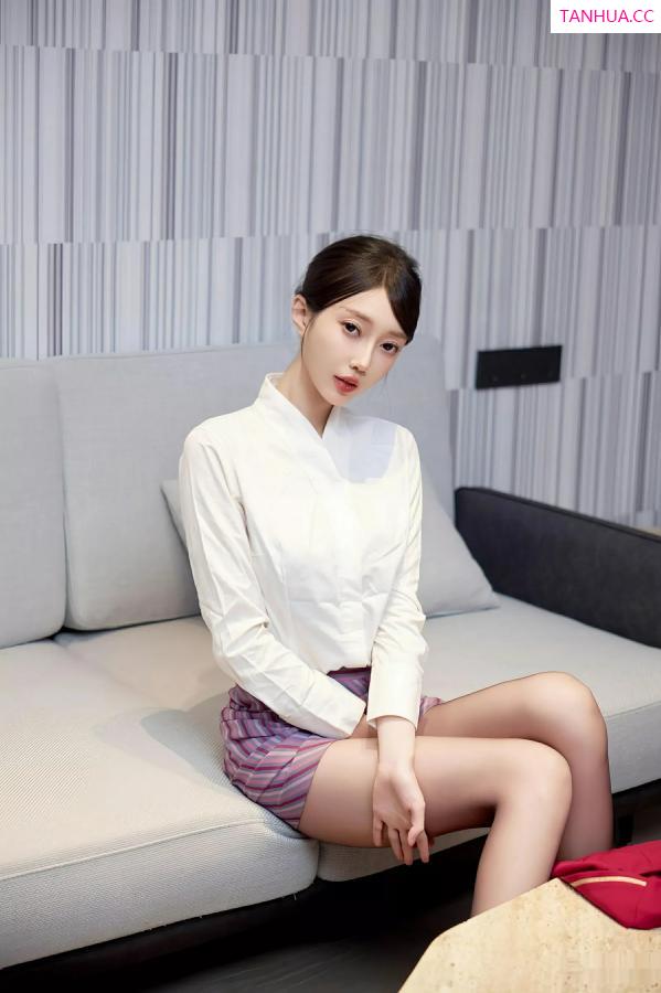 玥儿玥  [XiuRen]高清写真图 2025.08.04 No.10620 玥儿玥er 性感空姐第12张图片